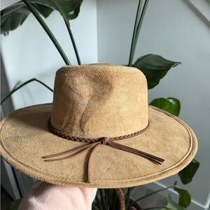 Dylan Felt Hat in Camel Tan
